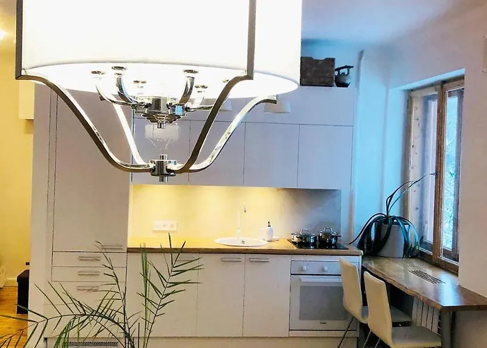 Self Check-In Spacious Apartment In A Quiet Area
