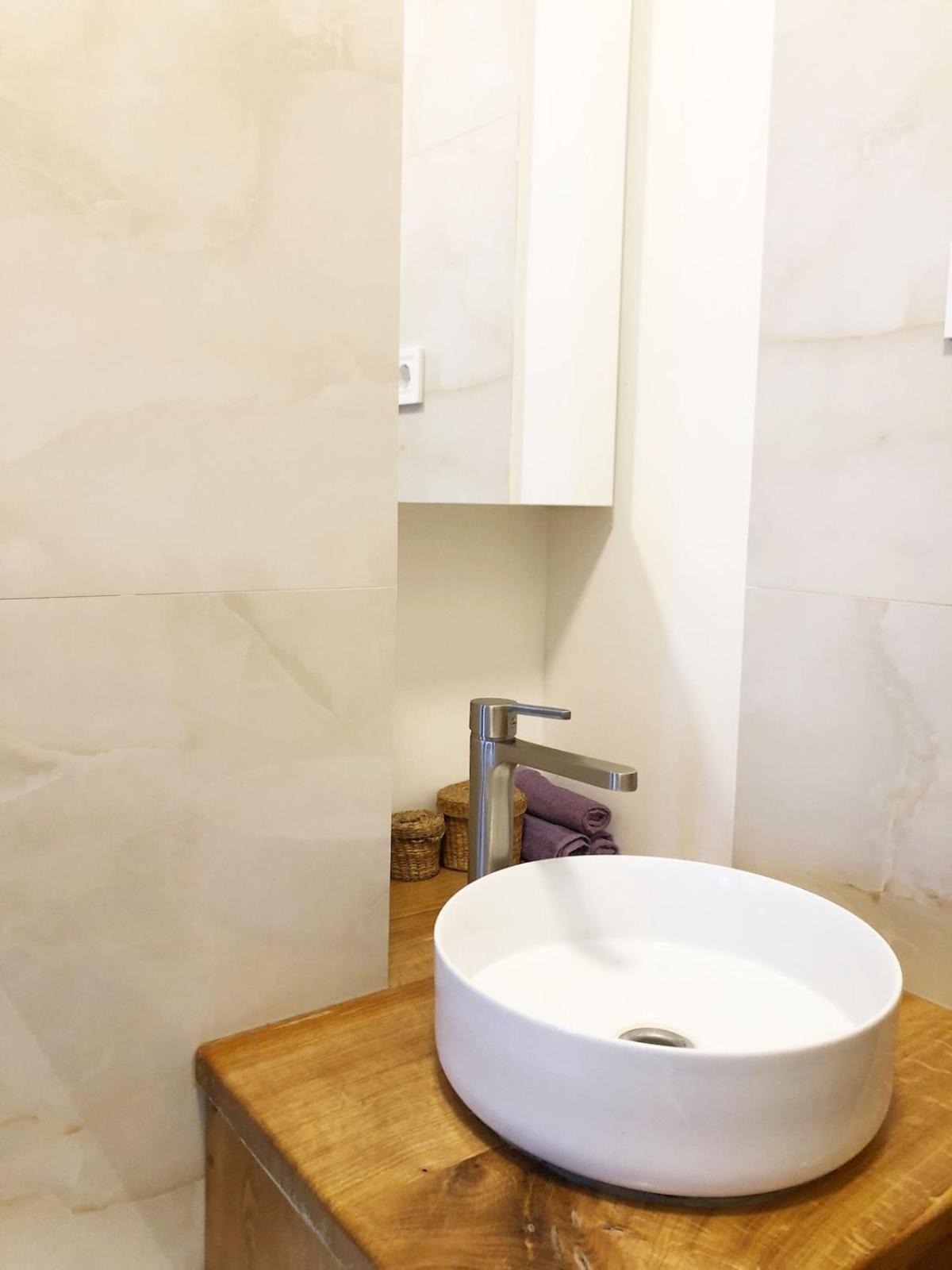 Appartement Self Check-in Spacious In A Quiet Area *